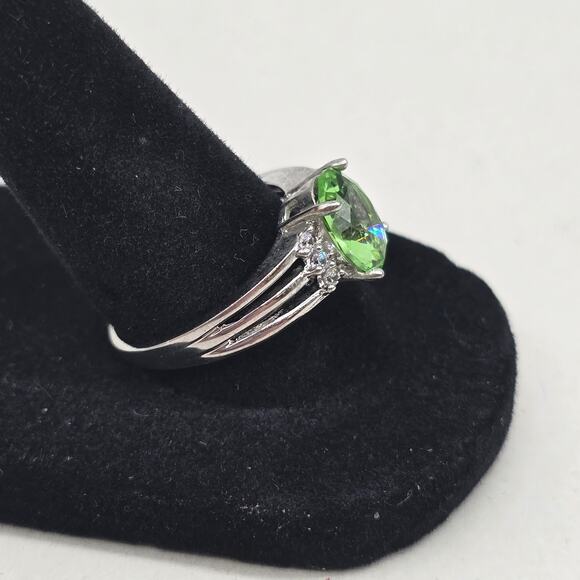 925 Sterling Silver Pave Rhinestone Oval Green Cocktail Ring Size 9 Elegant - Picture 2 of 5
